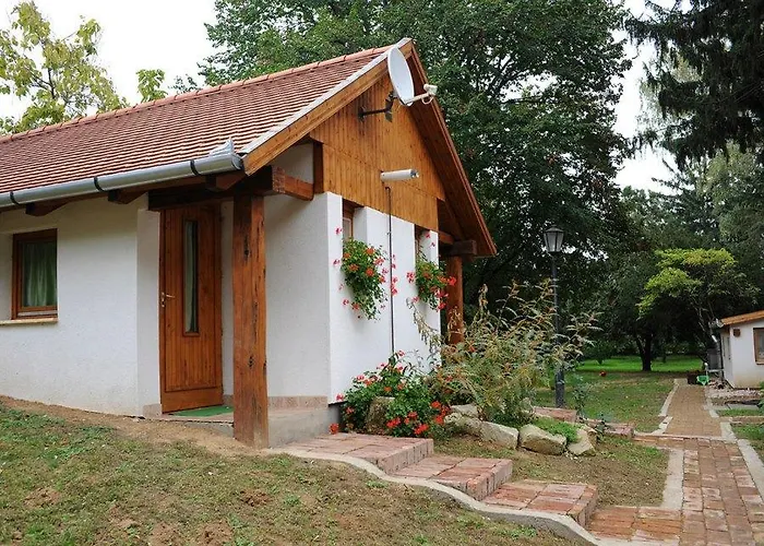 Kastelyszallo Bed & Breakfast *